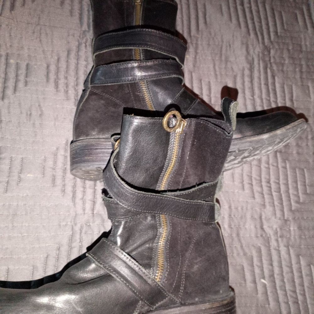 Fiorentini Baker Italy Black Leather Buckle Boots - Picture 16 of 16